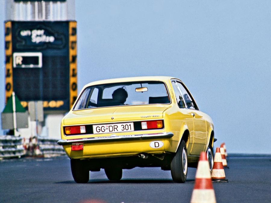  Opel Kadett 2-Door Sedan 1973 года  (фото 19 из 19)